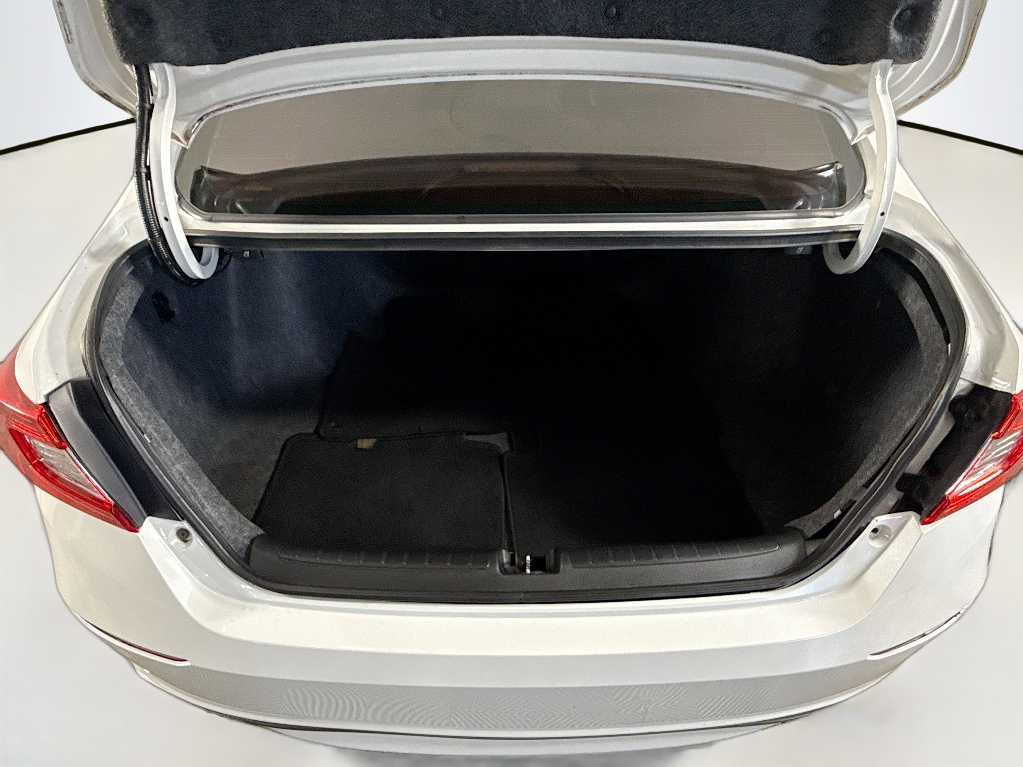 Used 2020 Honda Accord Sport image 35