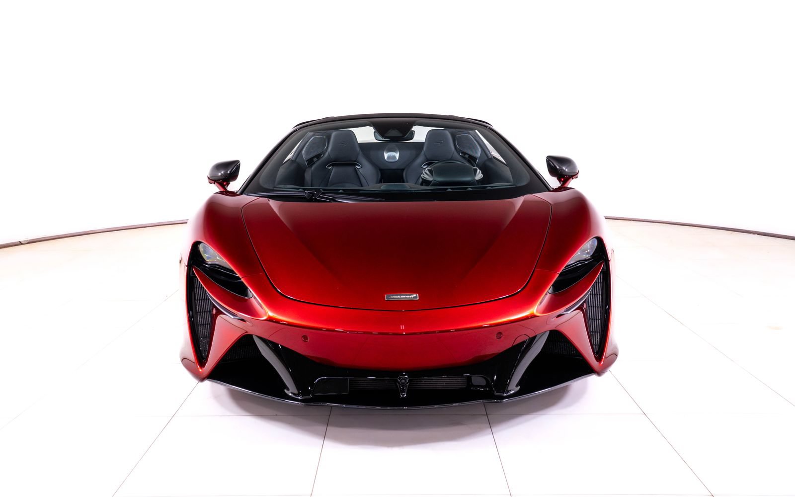 Used 2025 McLaren Artura Spider RWD image 10