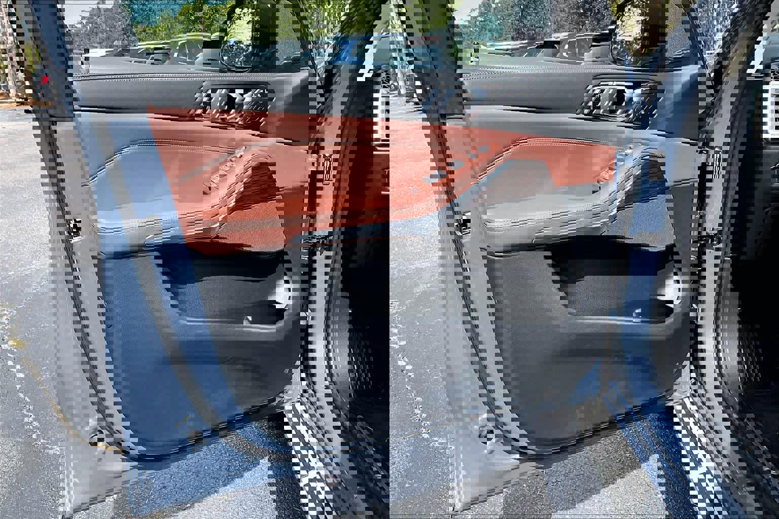 Certified 2024 BMW X7 xDrive40i w/ Premium Package image 22