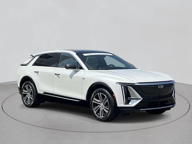 Certified 2024 Cadillac Lyriq Luxury w/ LPO, Floor Liner Package AWD/4WD image 6