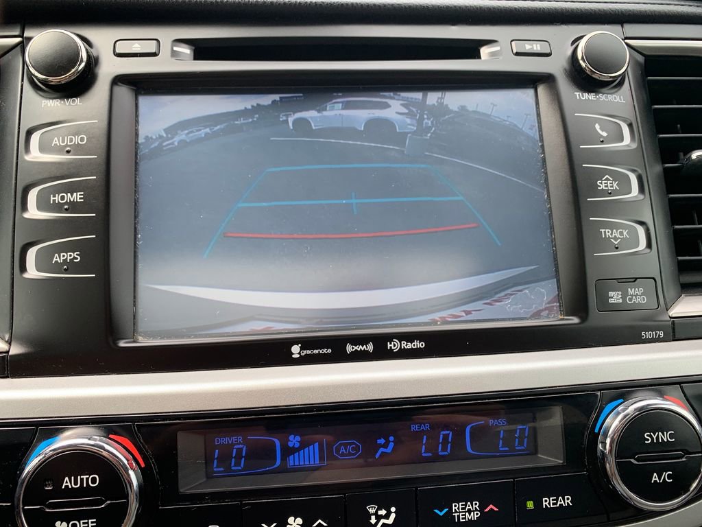 Used 2017 Toyota Highlander XLE AWD/4WD image 28