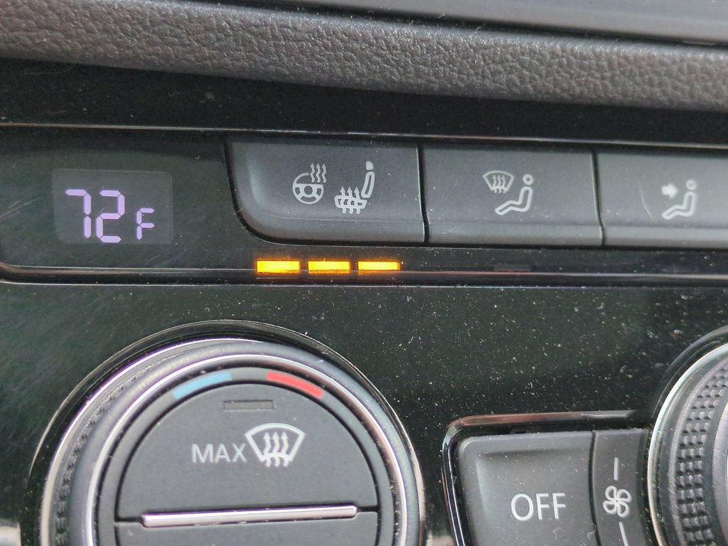 Used 2020 Volkswagen Jetta R-Line w/ R-Line Cold Weather Package FWD image 26