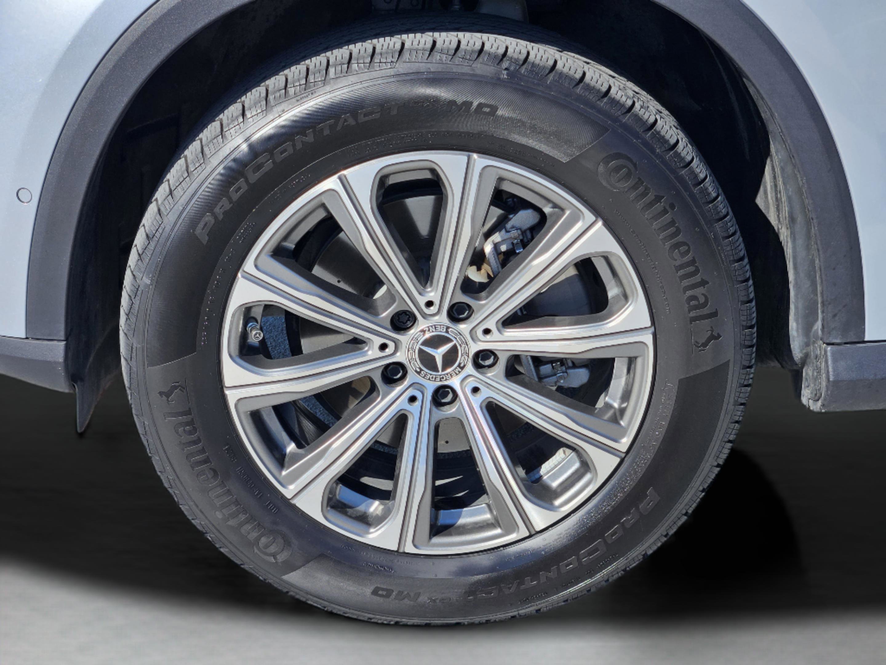Certified 2025 Mercedes-Benz GLC 300 image 32