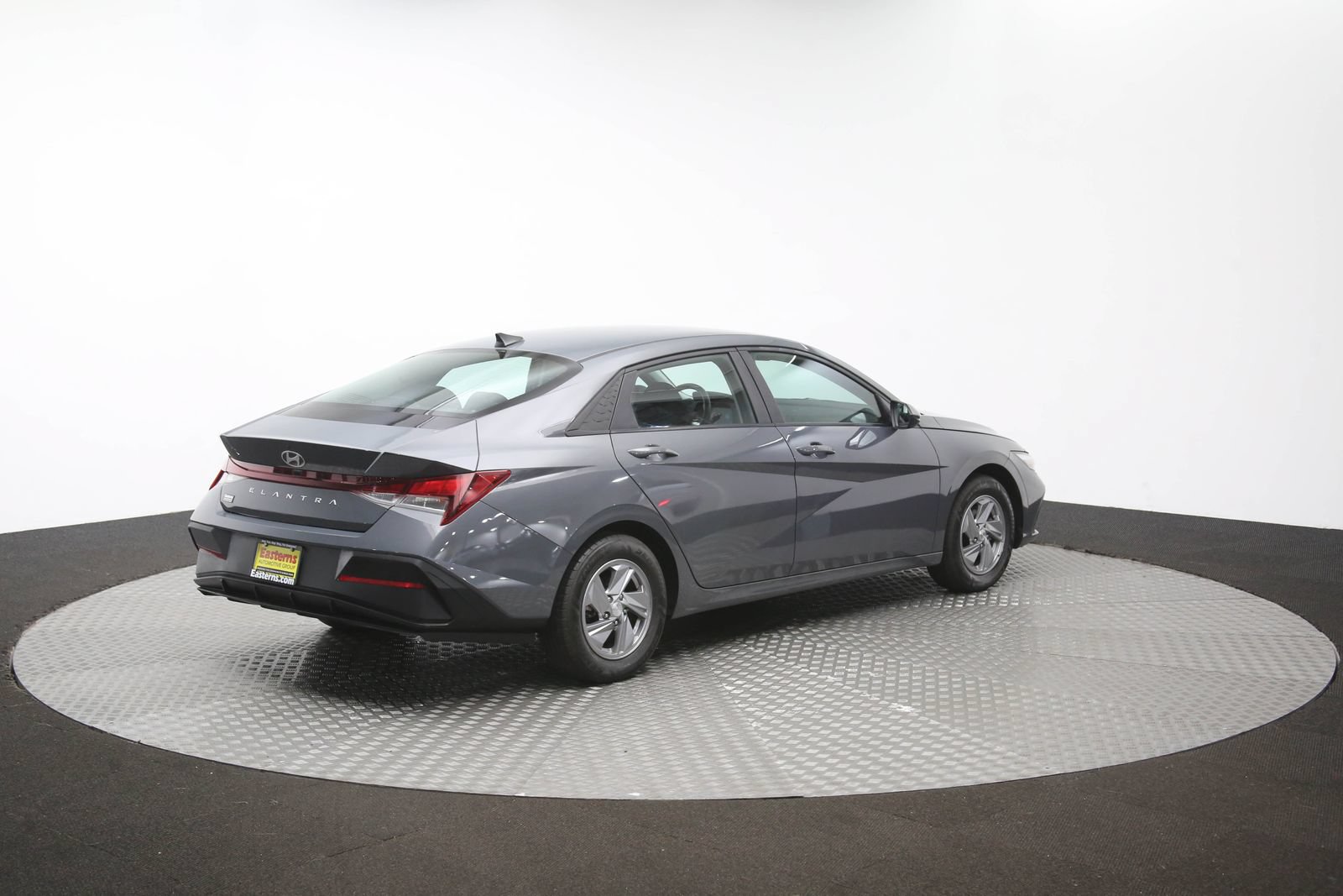 Used 2024 Hyundai Elantra SE FWD image 39