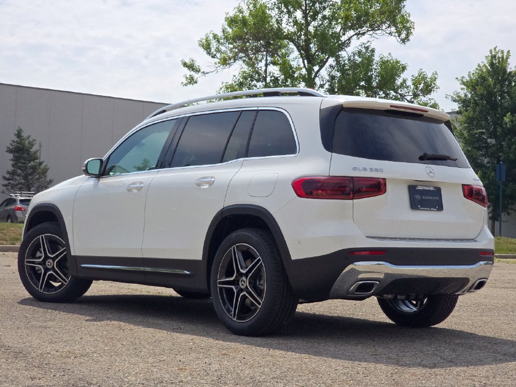 New 2026 Mercedes-Benz GLB 250 4MATIC image 14
