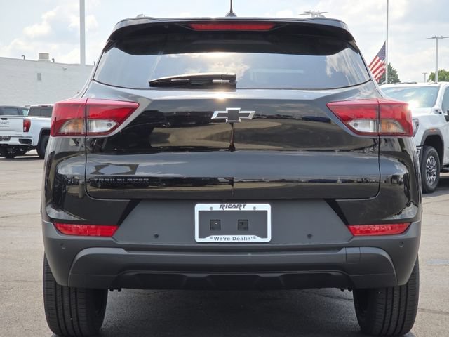 New 2026 Chevrolet TrailBlazer LT w/ Midnight Edition FWD image 12