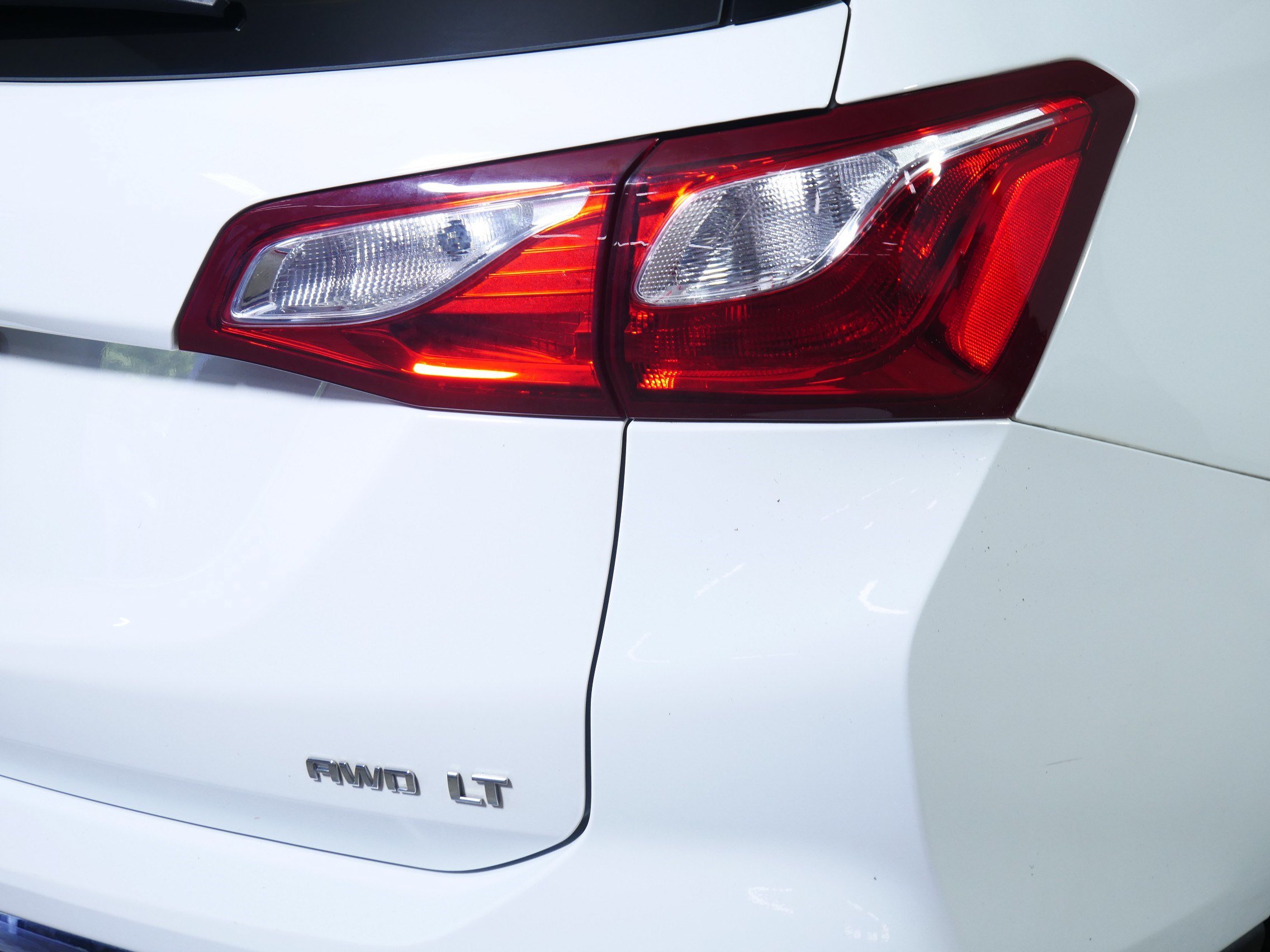 Used 2020 Chevrolet Equinox LT AWD/4WD image 17
