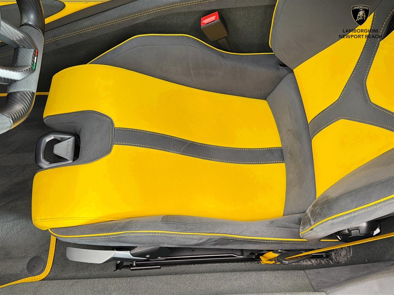 Used 2025 Lamborghini Revuelto AWD/4WD image 57