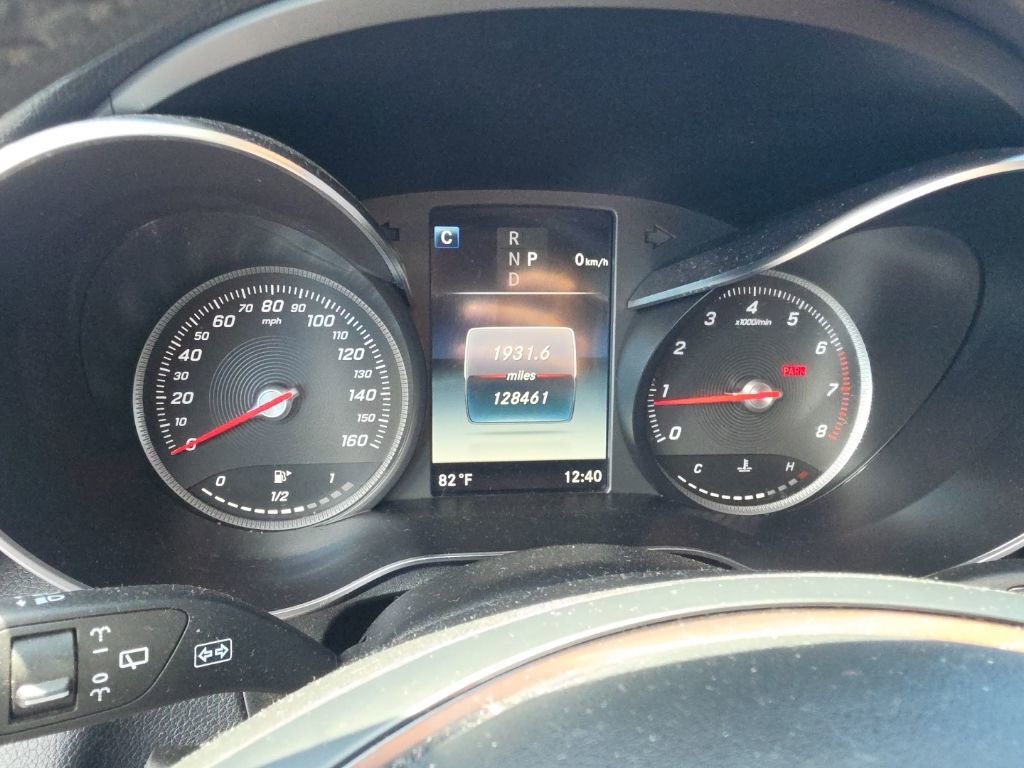 Used 2019 Mercedes-Benz GLC 300 w/ Premium Package image 3