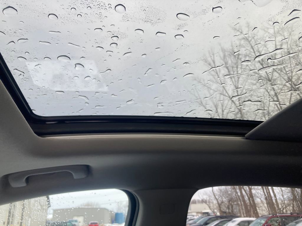 Used 2018 Chevrolet Equinox Premier image 27