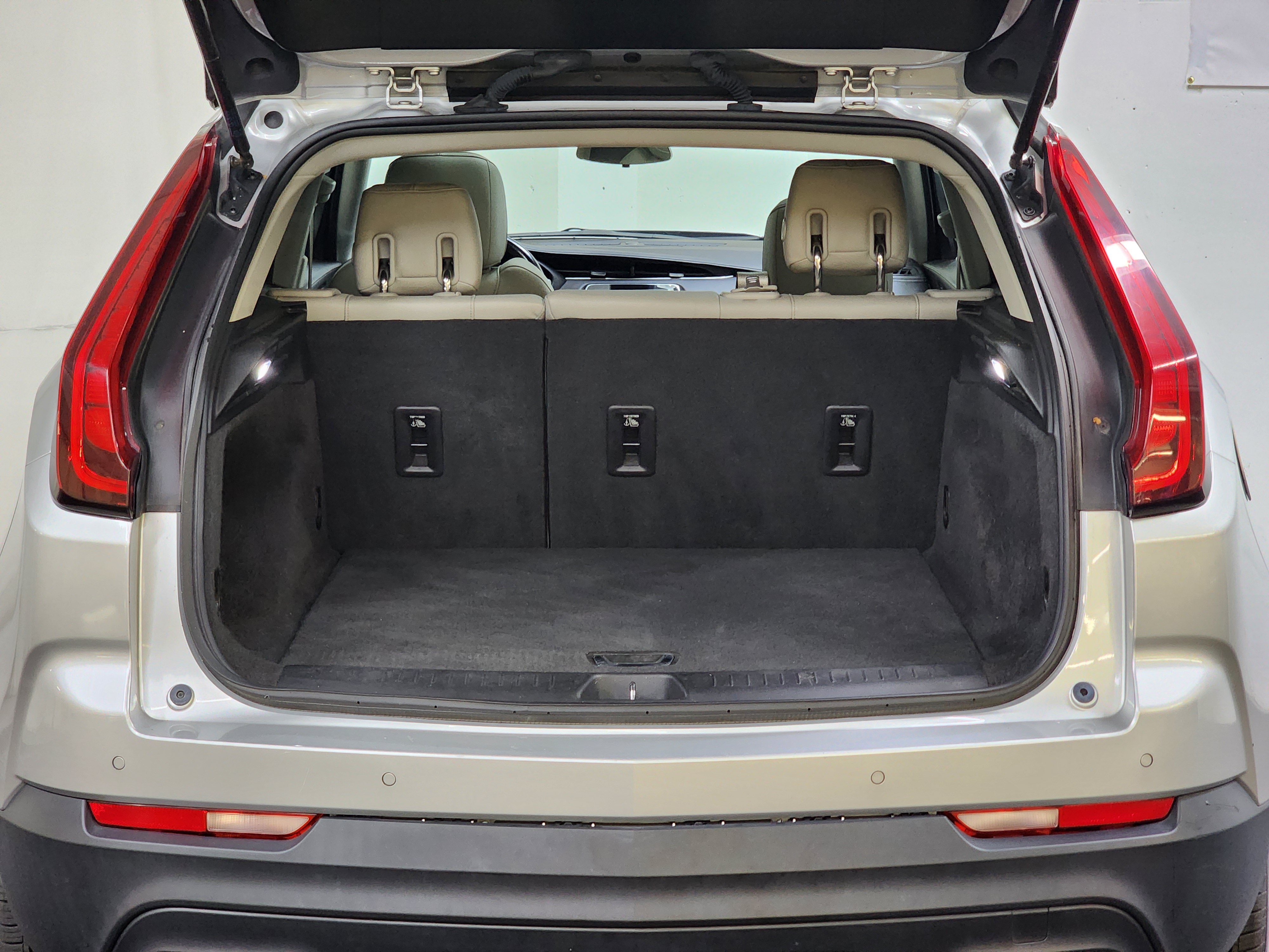 Used 2019 Cadillac XT4 Luxury AWD/4WD image 8