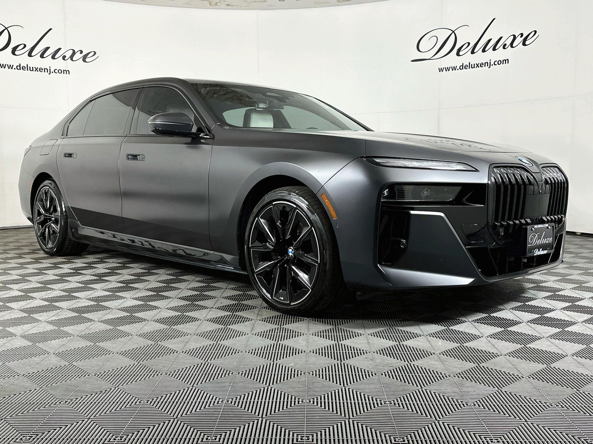 Used 2023 BMW i7 xDrive60 w/ Executive Package 2