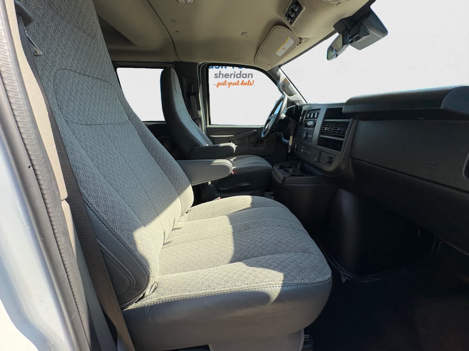 Used 2025 GMC Savana 3500 LT w/ LT Preferred Equipment Group RWD image 21