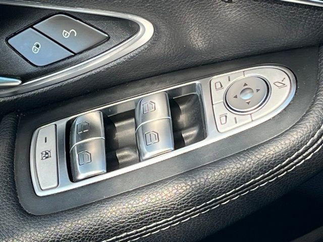 Used 2017 Mercedes-Benz C 300 4MATIC Sedan image 23