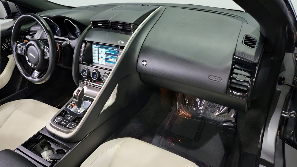 Used 2015 Jaguar F-TYPE S RWD image 14
