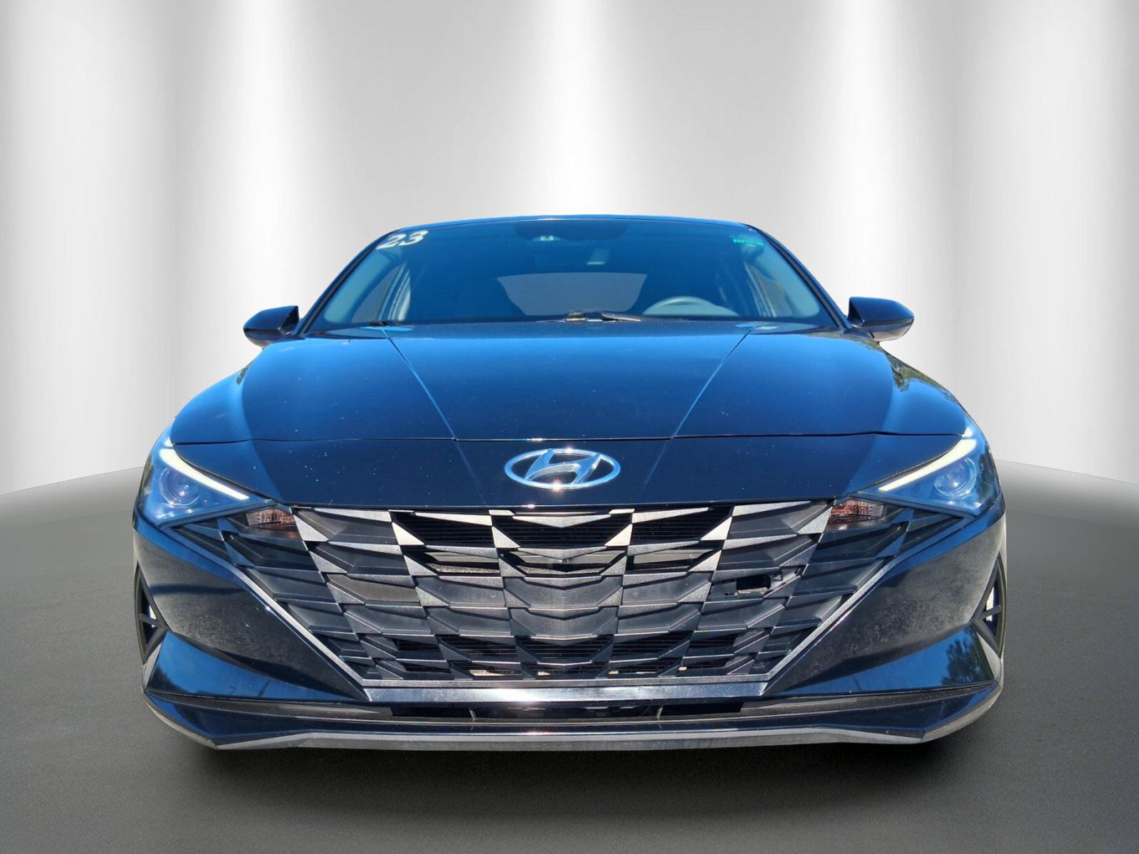 Used 2023 Hyundai Elantra SEL w/ Cargo Package FWD image 2