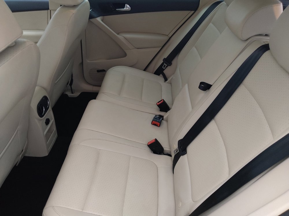 Used 2015 Volkswagen Tiguan SEL image 18