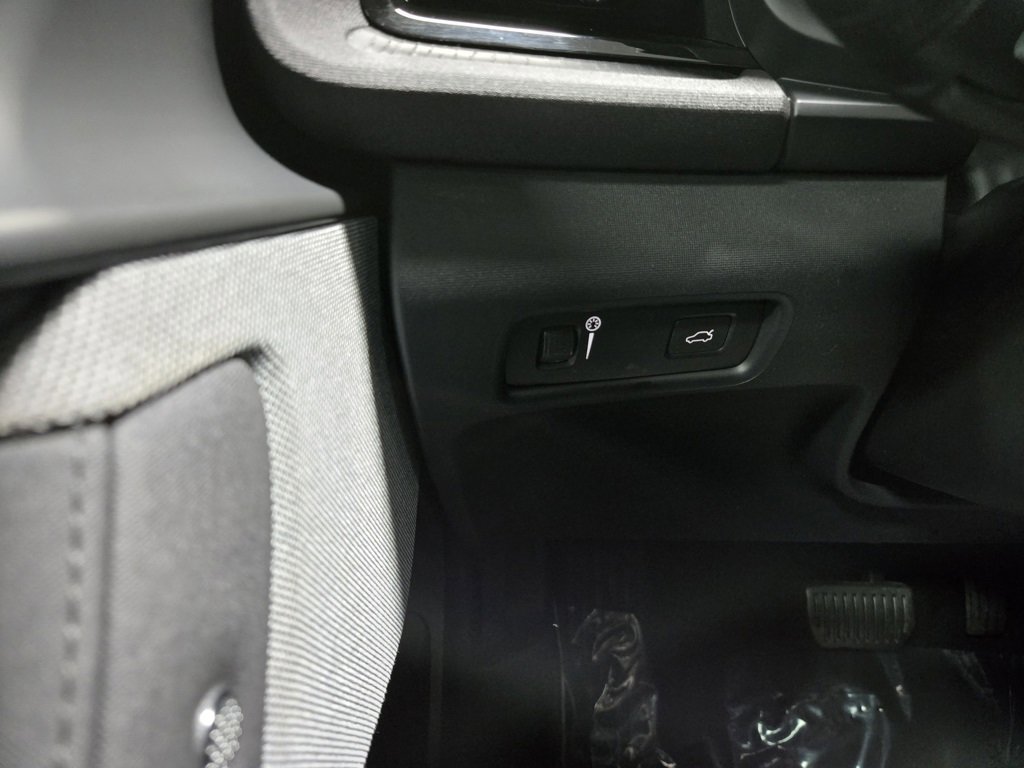 Used 2022 Polestar Polestar 2 w/ Performance Package image 14