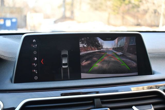 Used 2018 BMW 740i xDrive image 36