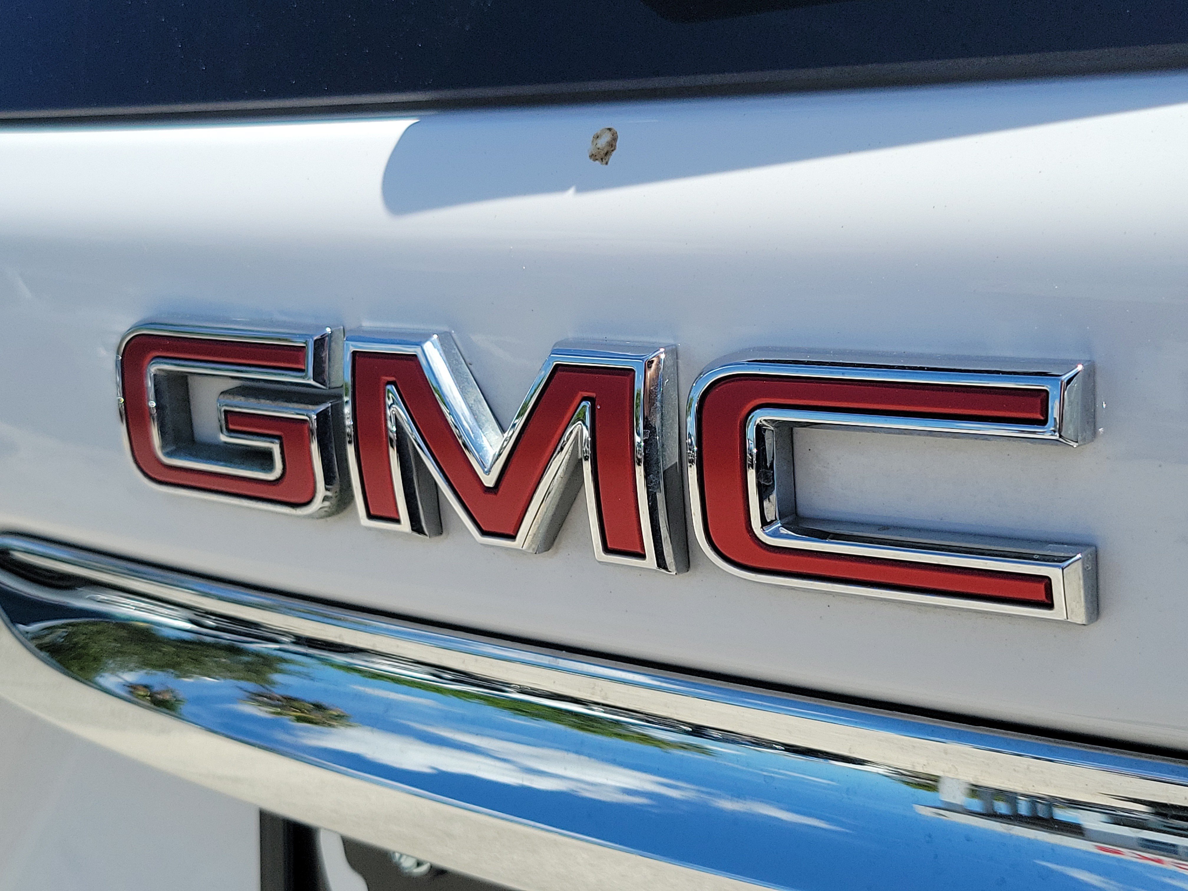 Used 2022 GMC Terrain SLE w/ Driver Convenience Package FWD image 6