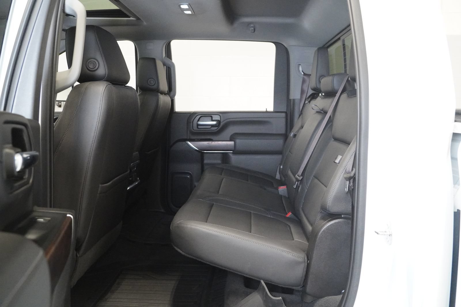 Used 2023 GMC Sierra 2500 SLT w/ SLT Preferred Package AWD/4WD image 13