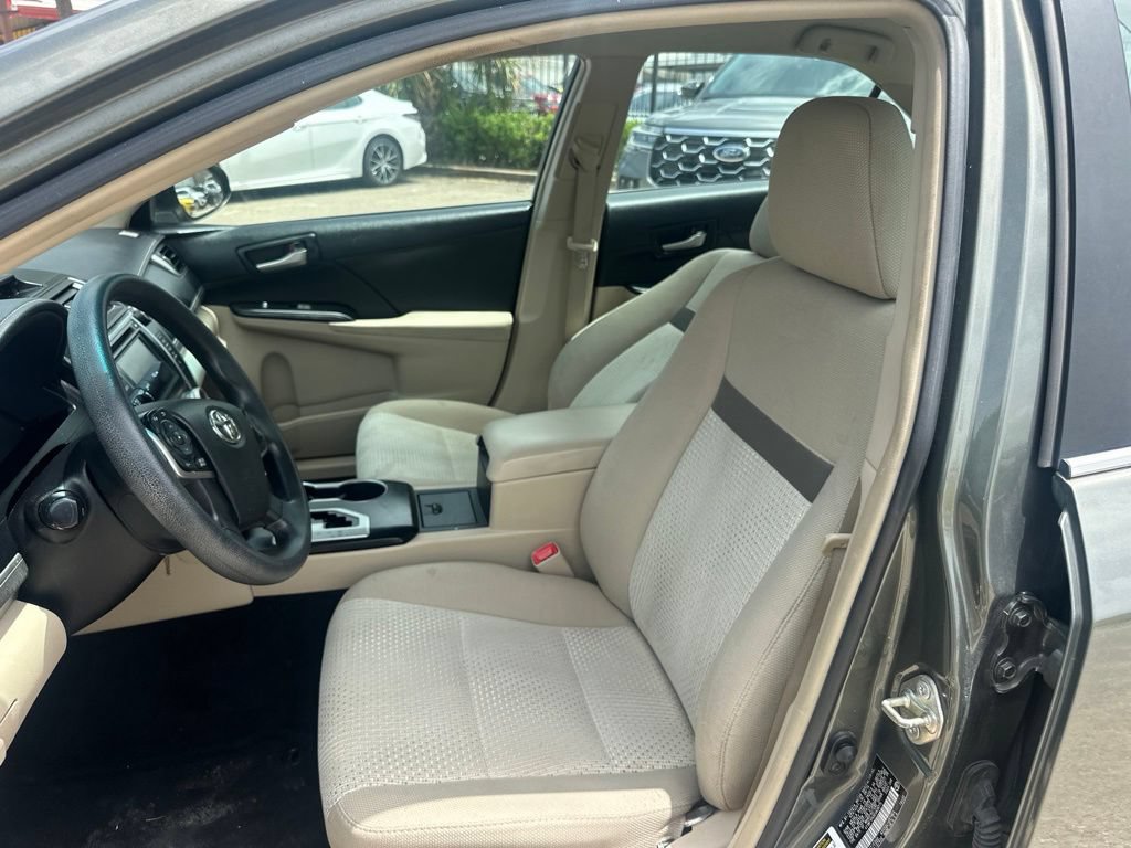 Used 2014 Toyota Camry LE FWD image 6