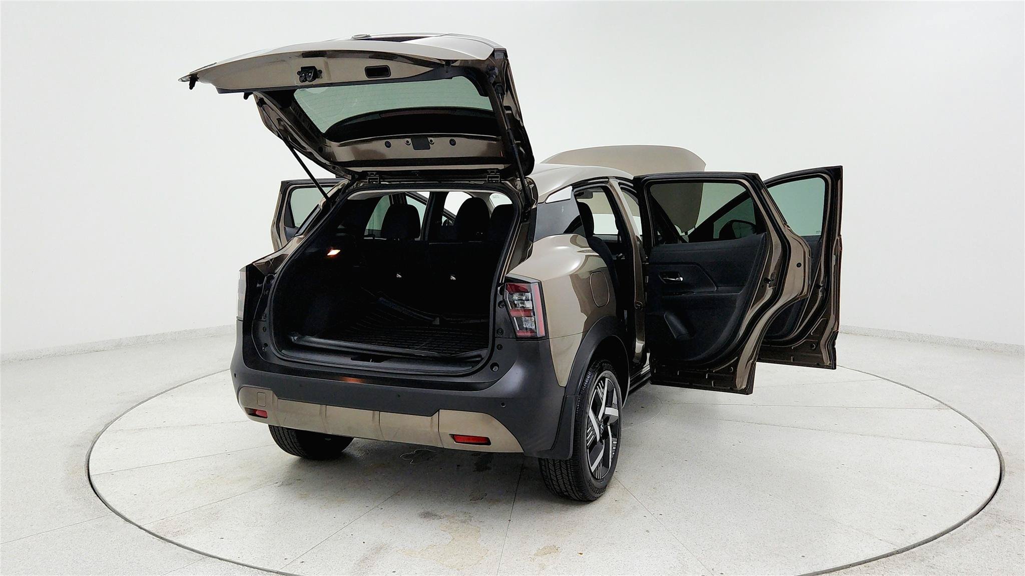 Used 2025 Nissan Kicks SV w/ Charging Package FWD image 29