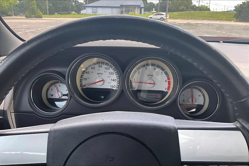 Used 2010 Dodge Challenger R/T RWD image 16