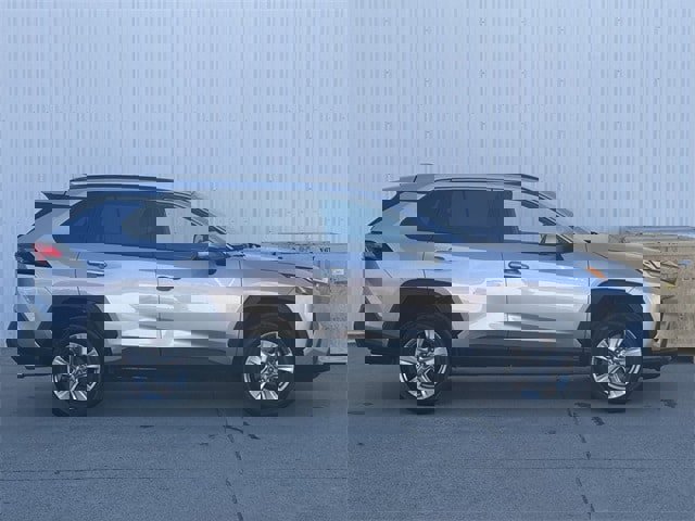 Used 2024 Toyota RAV4 XLE image 3