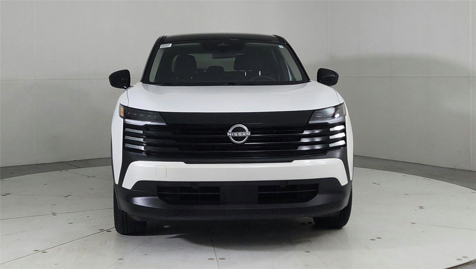 Used 2025 Nissan Kicks SV image 3