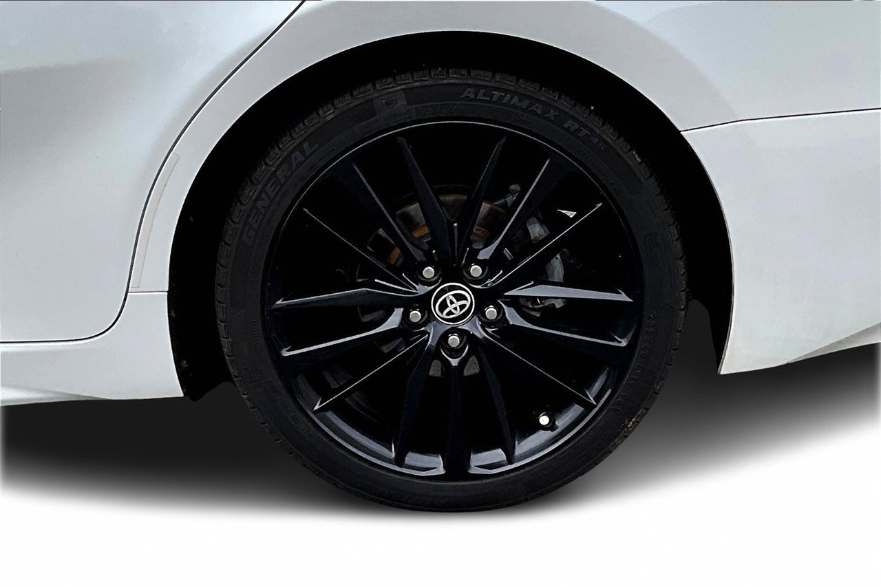 Used 2021 Toyota Camry XSE image 34