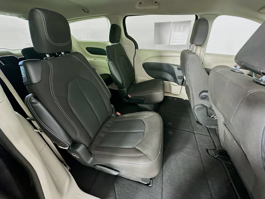 Certified 2023 Chrysler Voyager LX FWD image 37