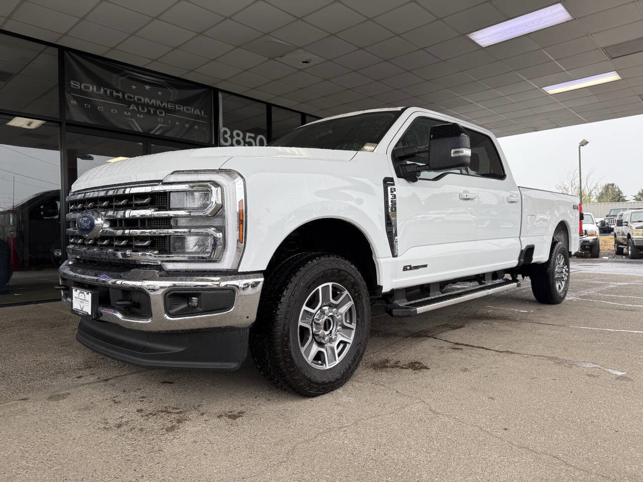 Used 2024 Ford F350 Lariat image 1