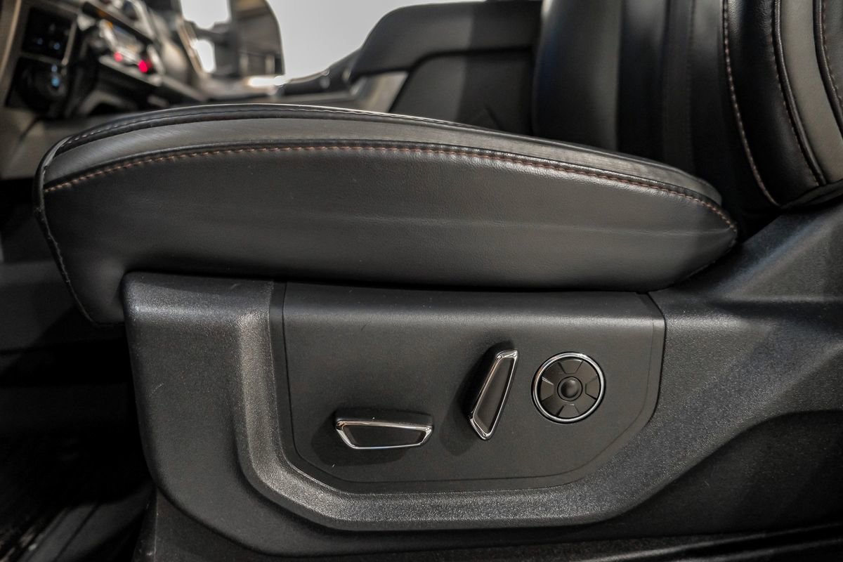 Used 2022 Ford F450 Platinum w/ FX4 Off-Road Package image 35