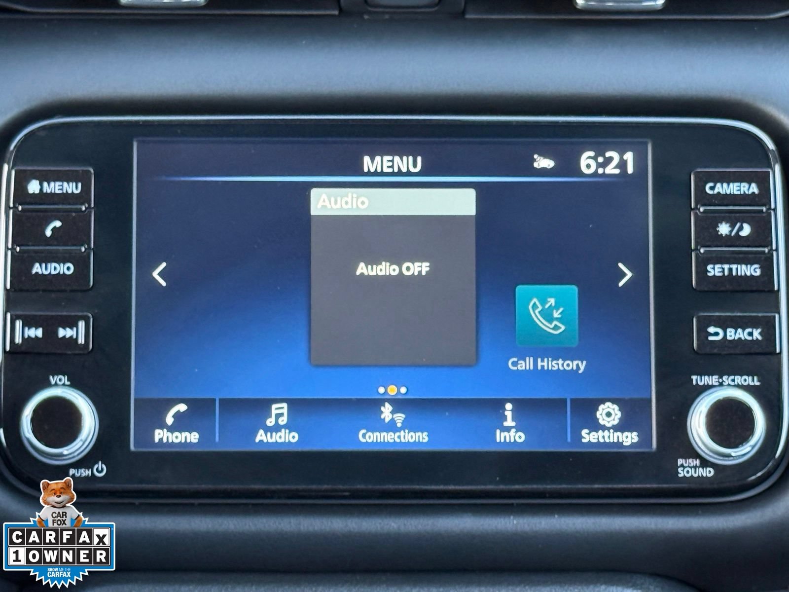 Used 2023 Nissan Kicks SR w/ SR Premium Package FWD image 2