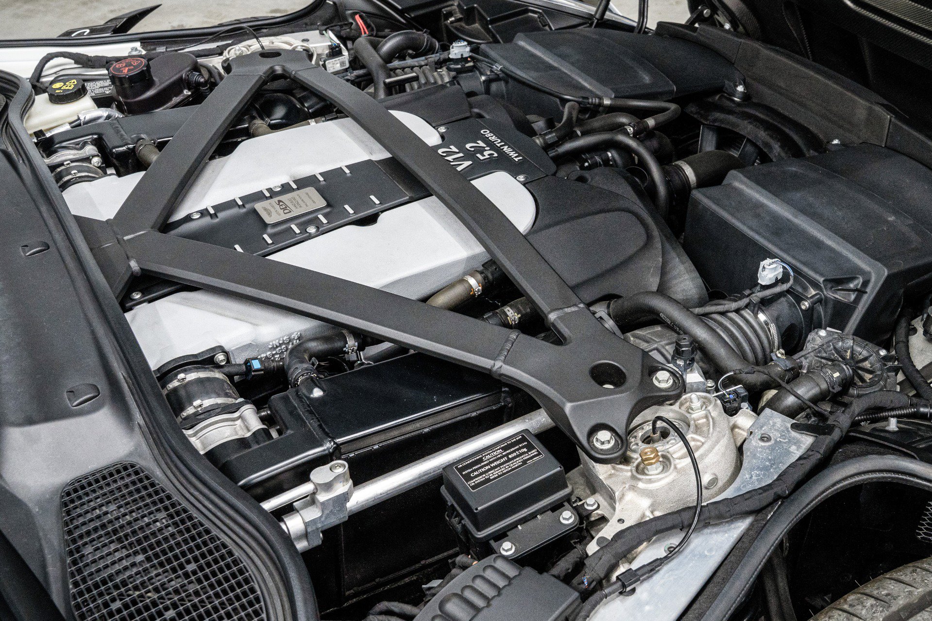 Used 2019 Aston Martin DBS Superleggera image 11