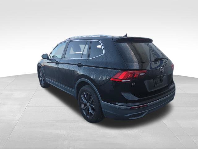 Used 2023 Volkswagen Tiguan SE w/ Panoramic Sunroof Package FWD image 6