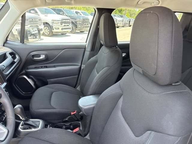 Used 2023 Jeep Renegade Latitude AWD/4WD image 20