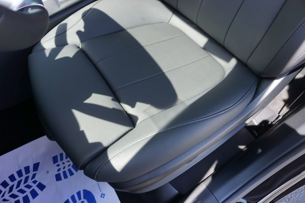 New 2025 Mercedes-Benz GLB 250 4MATIC image 43