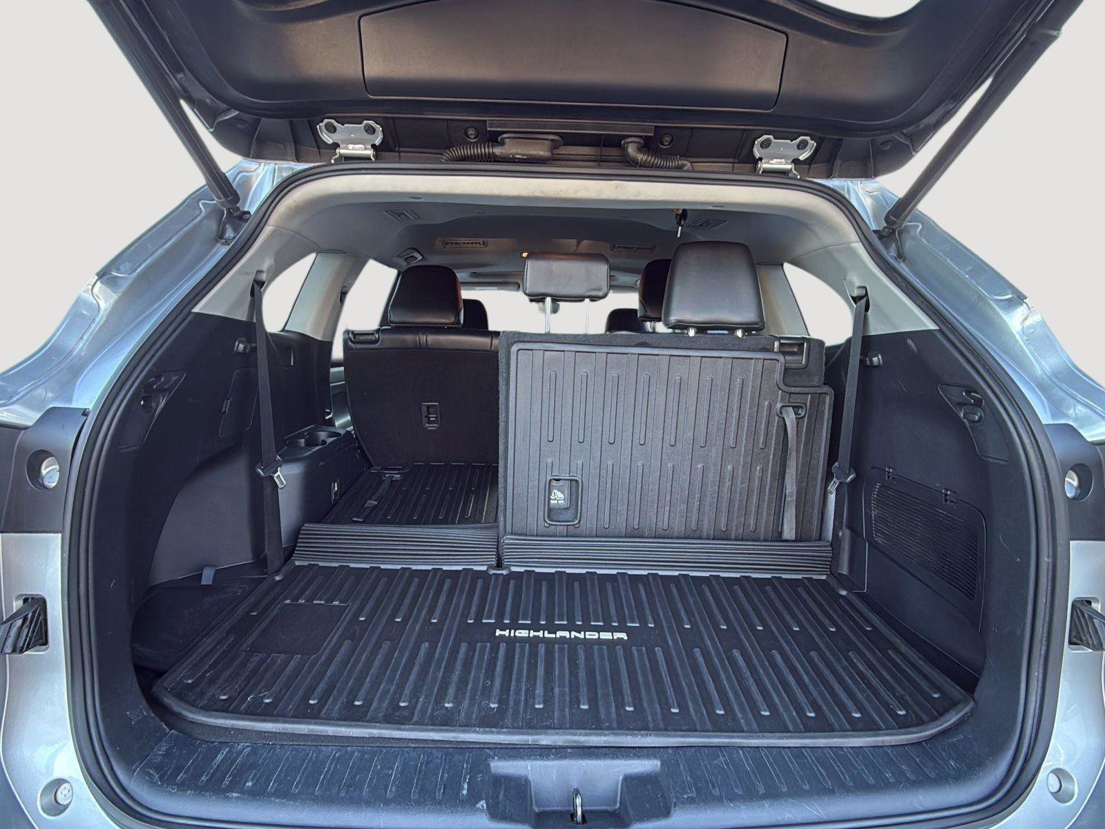 Used 2022 Toyota Highlander XLE image 21