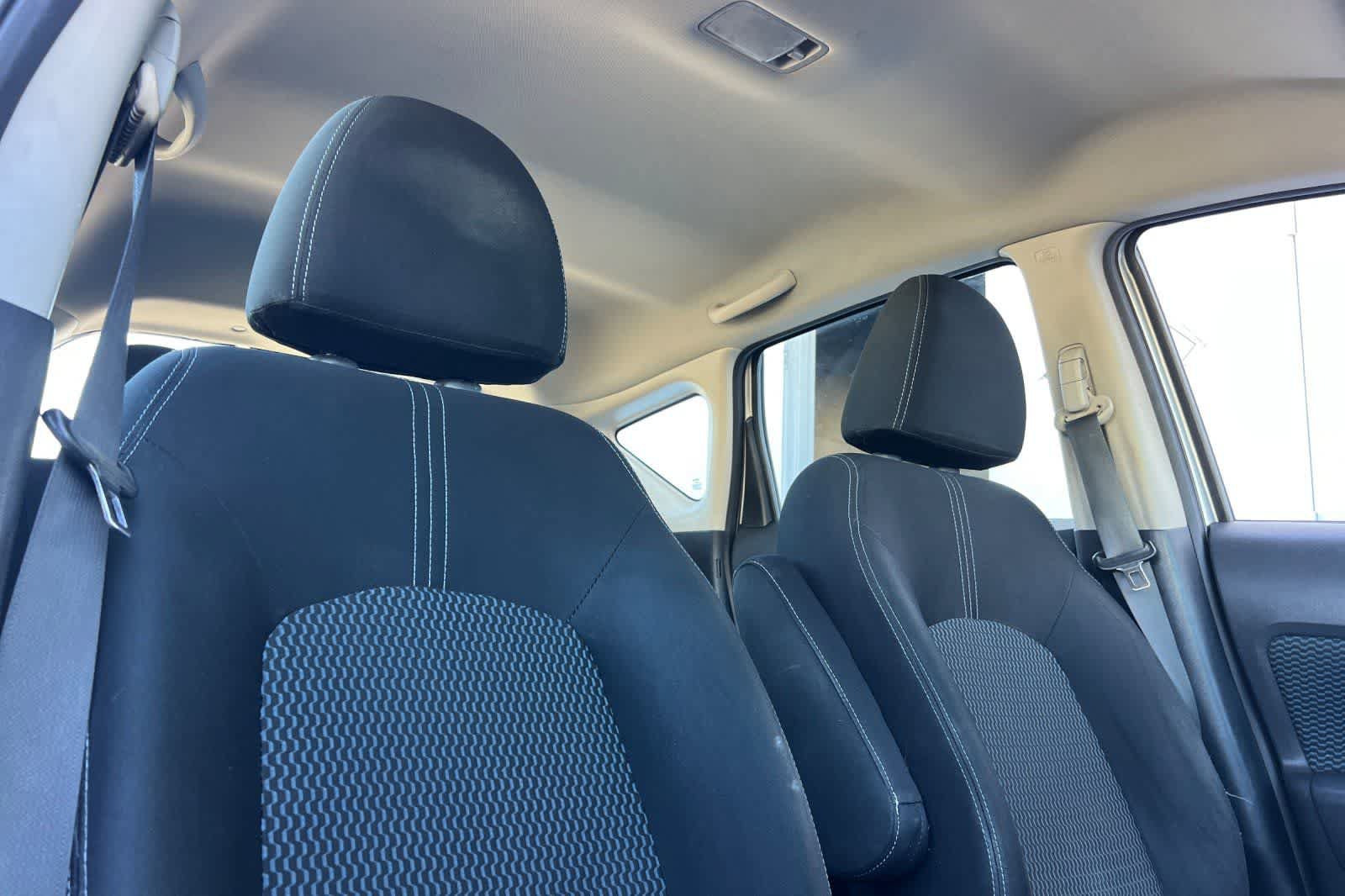 Used 2015 Nissan Versa Note SV FWD image 18