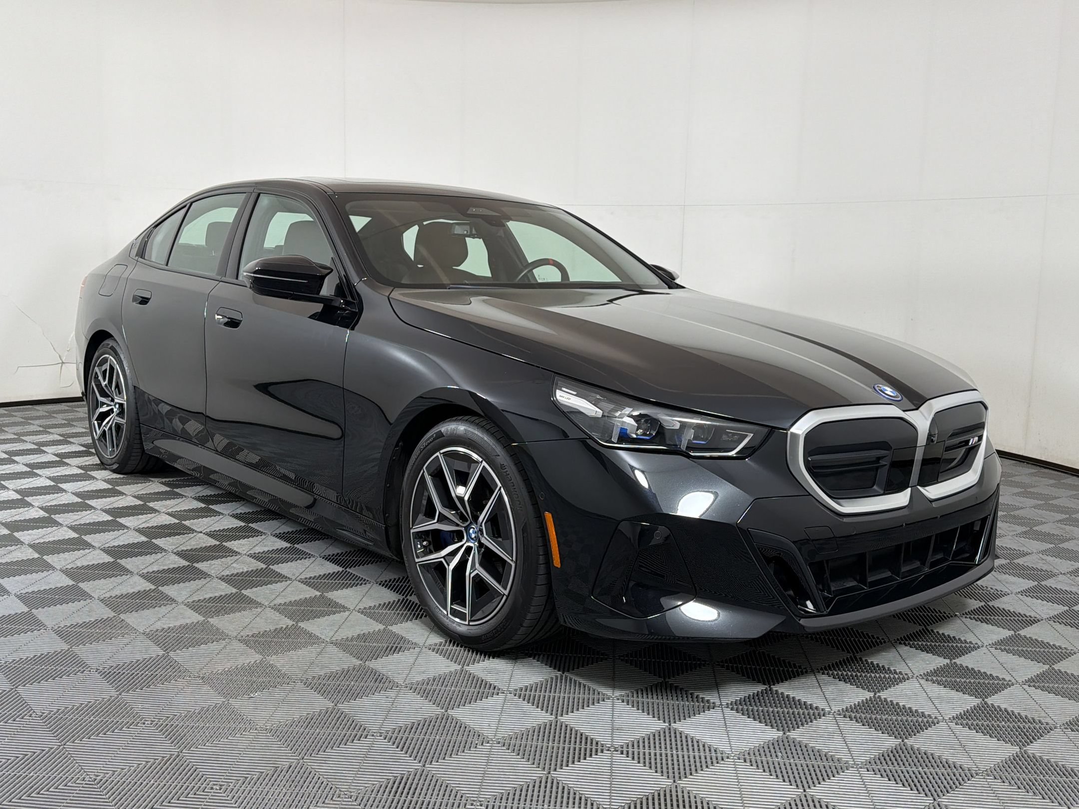 Used 2024 BMW i5 M60 w/ Premium Package AWD/4WD image 8