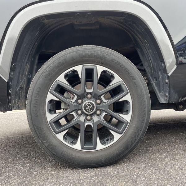 Used 2024 Toyota Tundra Limited image 9