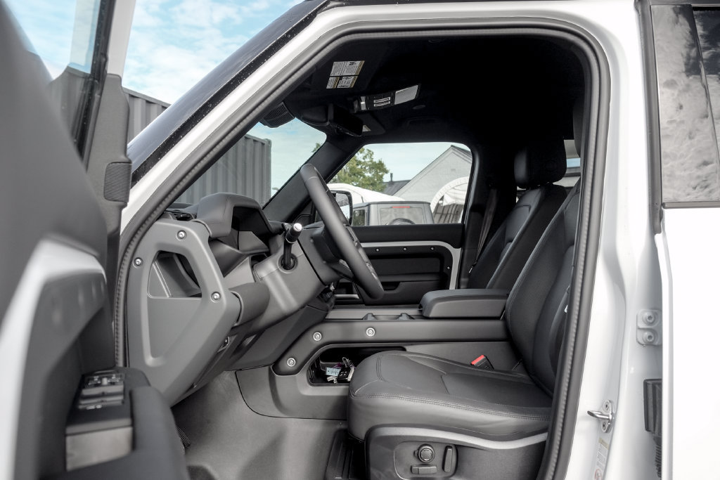 New 2026 Land Rover Defender 110 X-Dynamic SE AWD/4WD image 10