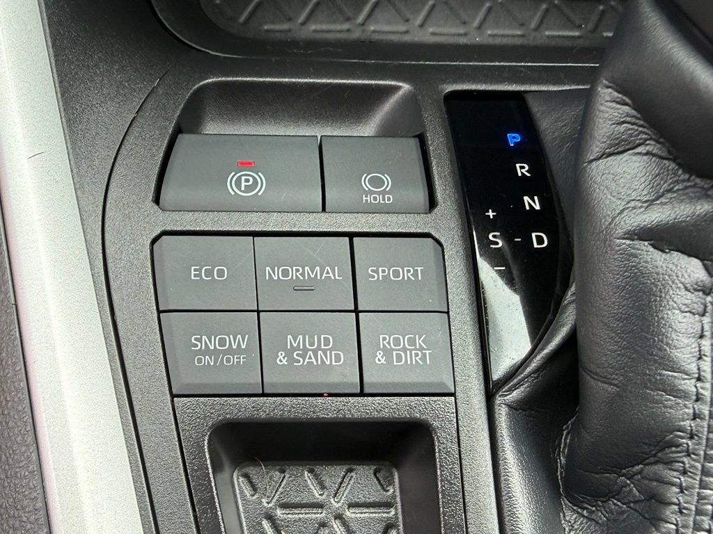 Certified 2023 Toyota RAV4 XLE Premium AWD/4WD image 29