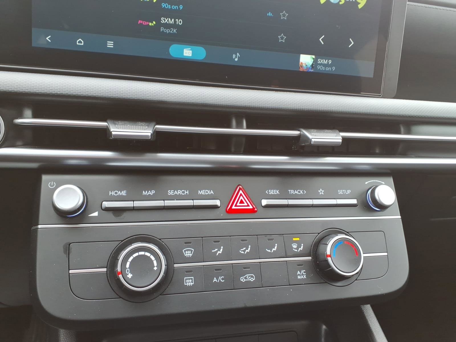 Certified 2025 Hyundai Tucson SE image 22