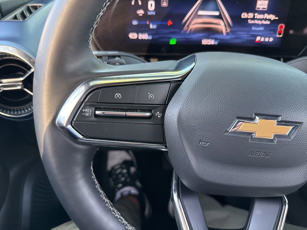 Used 2025 Chevrolet Equinox EV LT w/ Convenience Package FWD image 40