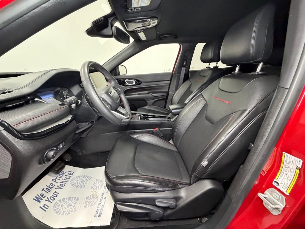 Used 2023 Jeep Compass Trailhawk image 4