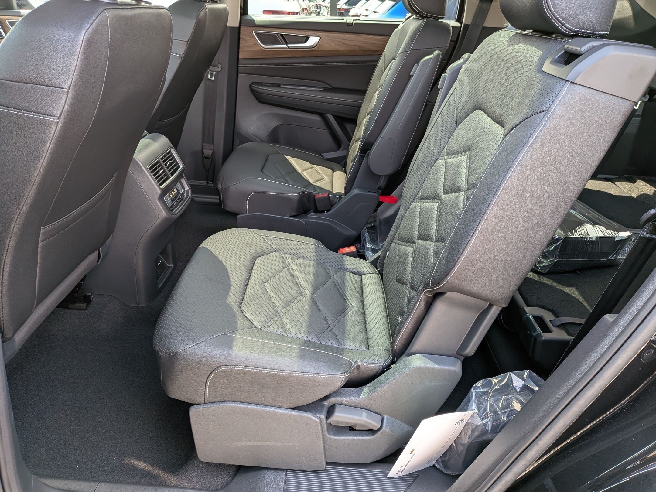 New 2026 Volkswagen Atlas SE FWD image 27