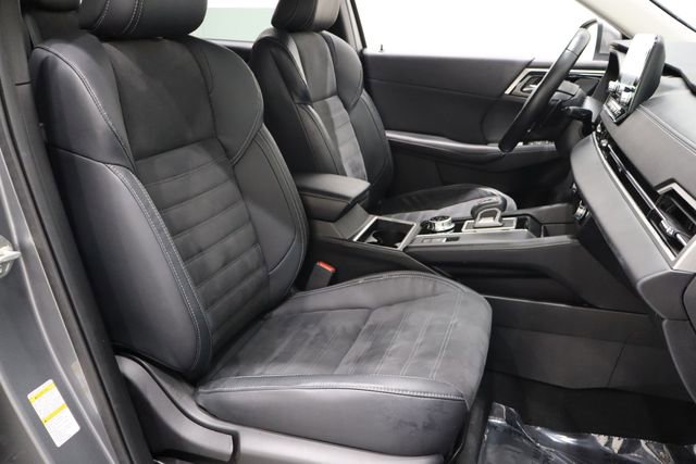 Used 2022 Mitsubishi Outlander SE AWD/4WD image 16